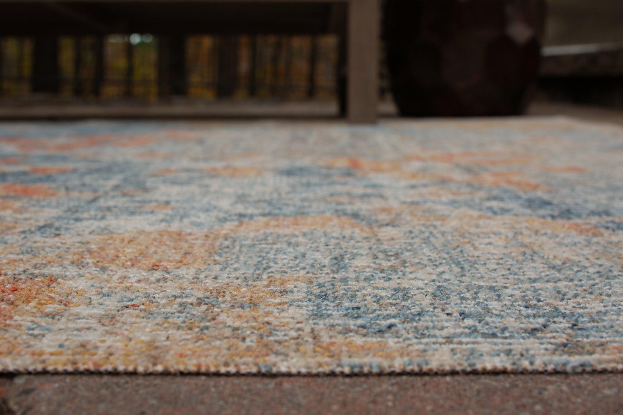 Wraylen 5'3" x 7' Rug